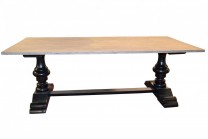 Matbord Ebba Svart. Romantiskt köksbord med grå teakskiva på svarta mahognyben med plats för 8-10 stolar. Storlek: 220 cm.
